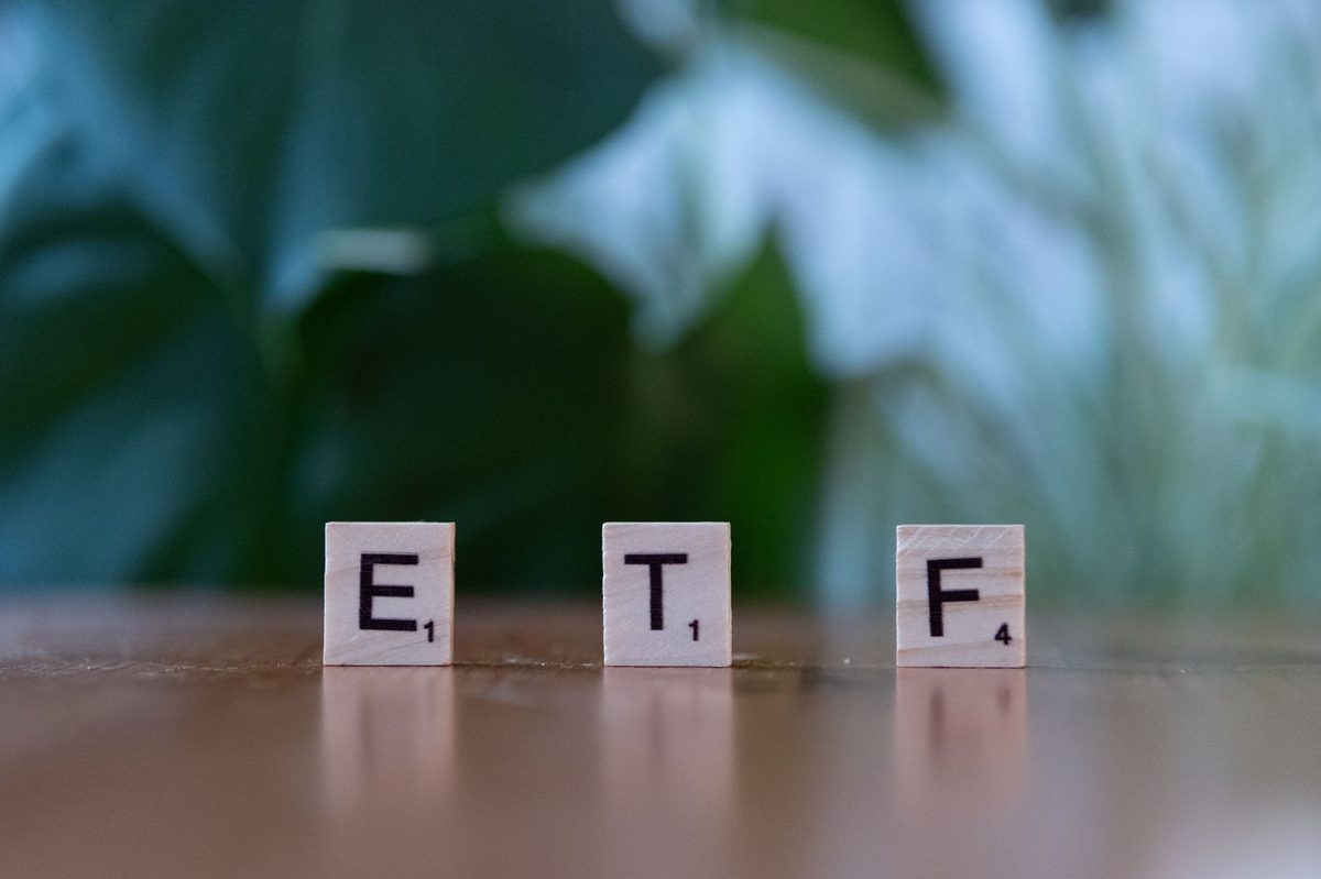 ETF 인덱스 펀드 성과가 표시된 주식 시장 거래 화면