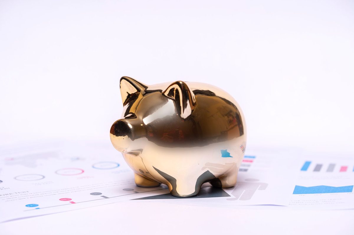 연금계좌 IRP ETF 포트폴리오 투자 이미지, 노트북과 차트 그래프